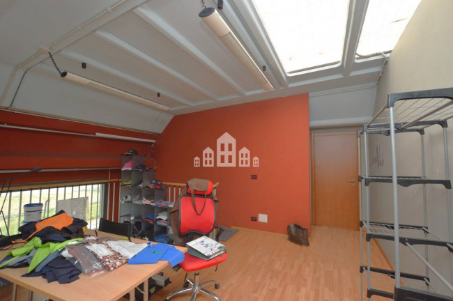 Retail space for sale in Valperga