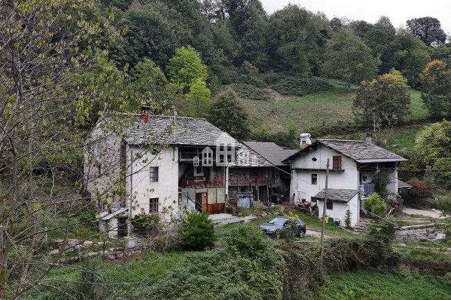 Half-duplex for sale in Traversella
