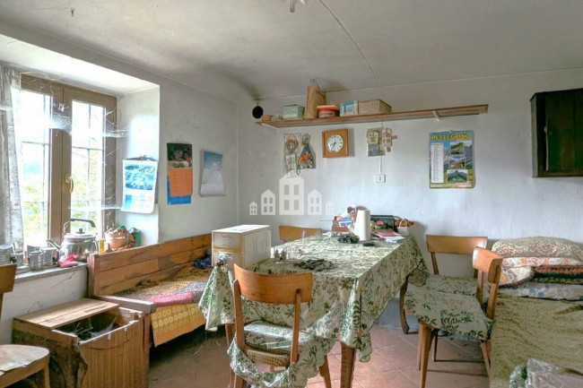 Half-duplex for sale in Traversella