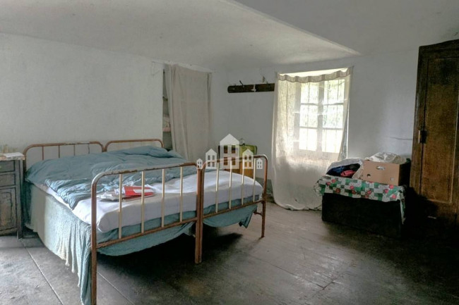 Half-duplex for sale in Traversella