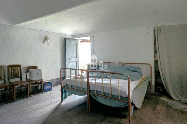 Half-duplex for sale in Traversella