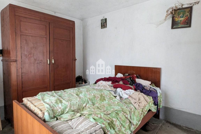 Half-duplex for sale in Traversella