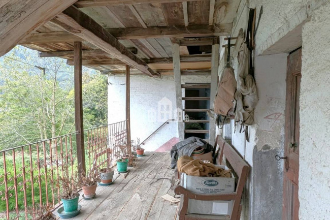 Half-duplex for sale in Traversella