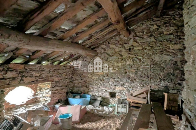 Half-duplex for sale in Traversella