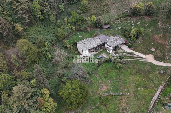 Half-duplex for sale in Traversella