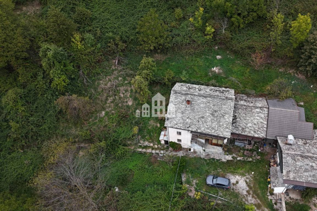 Half-duplex for sale in Traversella
