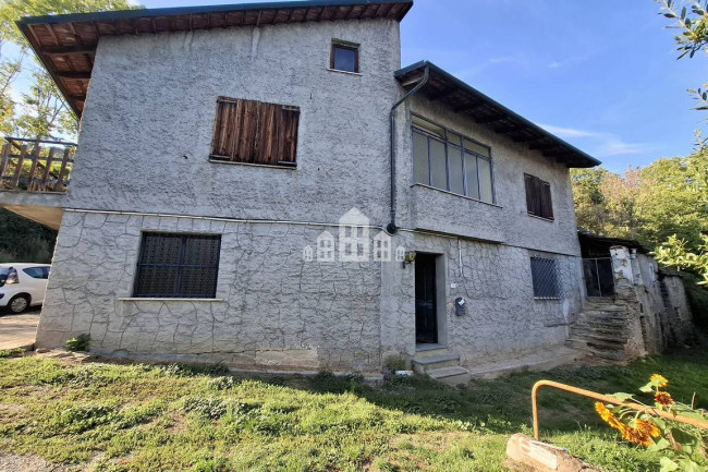Casa semindipendente in vendita a Chiesanuova