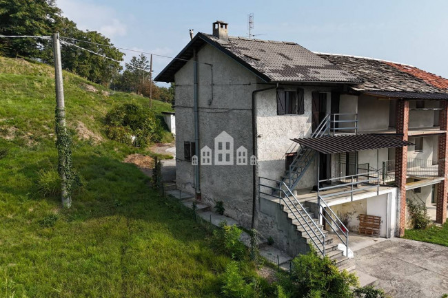Casa semindipendente in vendita a San Colombano Belmonte