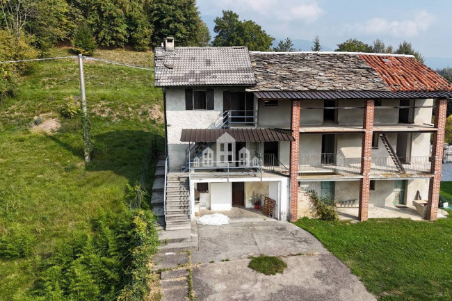 Casa semindipendente in vendita a San Colombano Belmonte