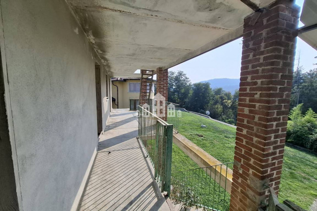 Casa semindipendente in vendita a San Colombano Belmonte