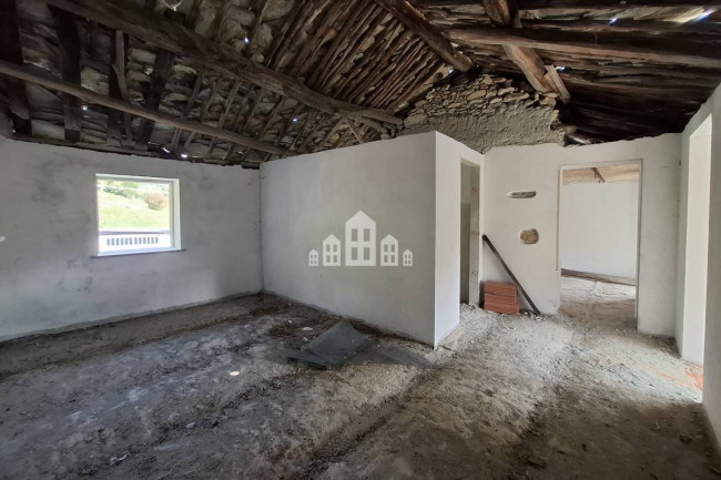 Casa semindipendente in vendita a San Colombano Belmonte