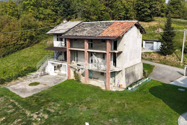 Casa semindipendente in vendita a San Colombano Belmonte