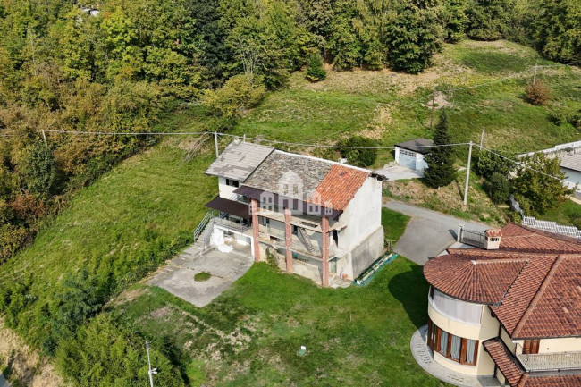 Casa semindipendente in vendita a San Colombano Belmonte