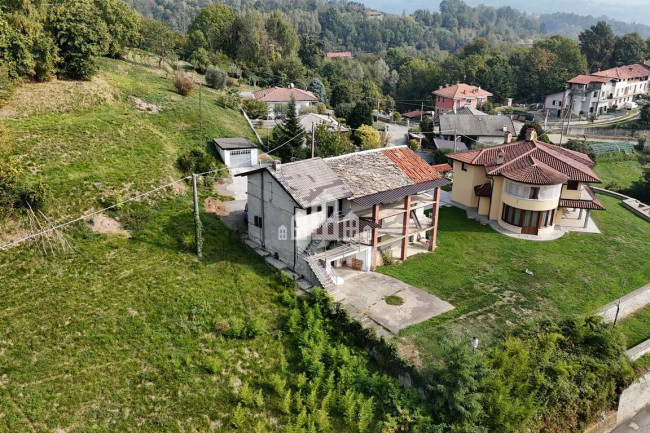 Casa semindipendente in vendita a San Colombano Belmonte