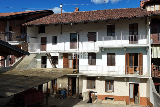 Half-duplex for sale in Salassa