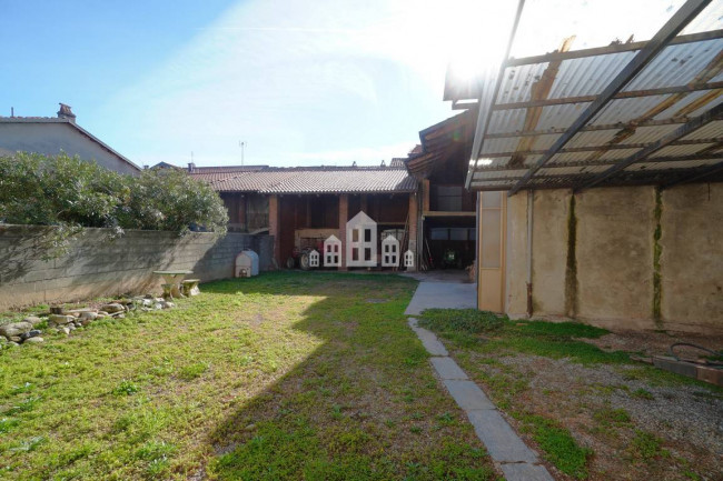 Half-duplex for sale in Salassa