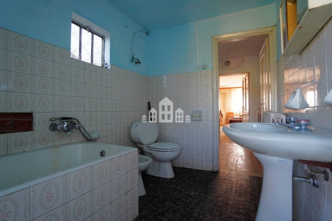 Half-duplex for sale in Salassa