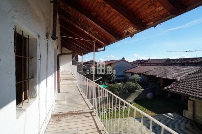Half-duplex for sale in Salassa