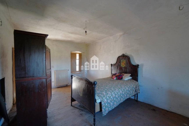 Half-duplex for sale in Salassa