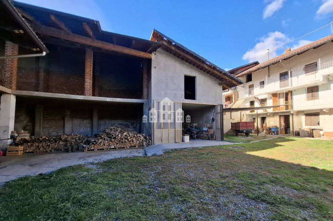Half-duplex for sale in Salassa