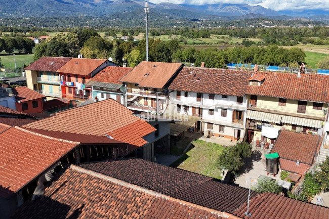 Half-duplex for sale in Salassa