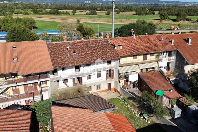 Half-duplex for sale in Salassa