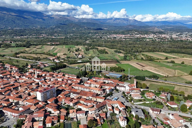 Half-duplex for sale in Salassa