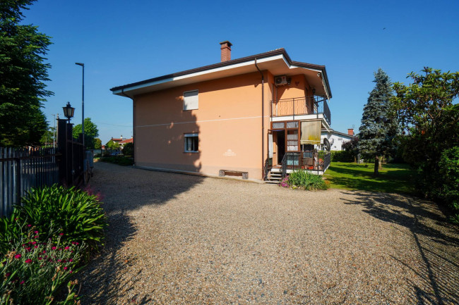 Appartamento in vendita a Rivara