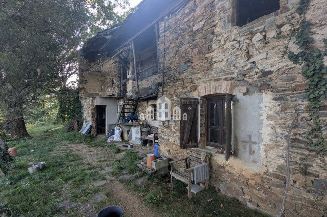 Casale in vendita a Rueglio