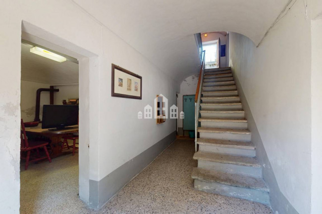 Casa semindipendente in vendita a Valchiusa