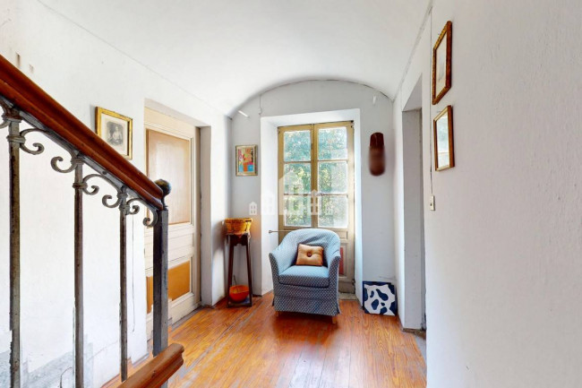 Casa semindipendente in vendita a Valchiusa