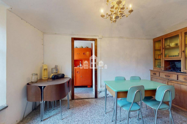 Casa semindipendente in vendita a Valchiusa