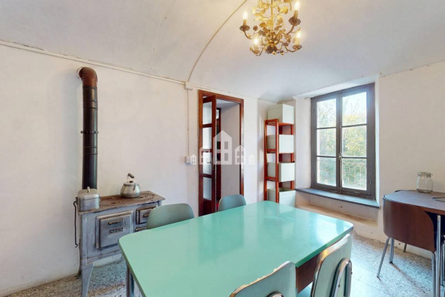 Casa semindipendente in vendita a Valchiusa