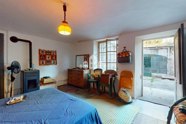 Casa semindipendente in vendita a Valchiusa