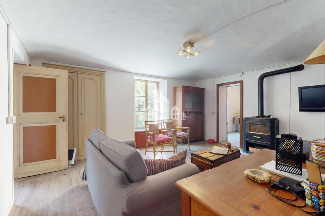 Casa semindipendente in vendita a Valchiusa
