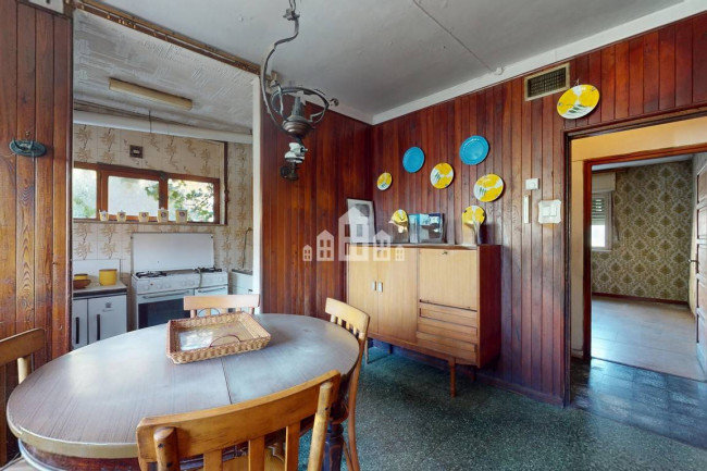 Casa semindipendente in vendita a Valchiusa