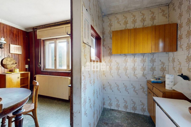 Casa semindipendente in vendita a Valchiusa