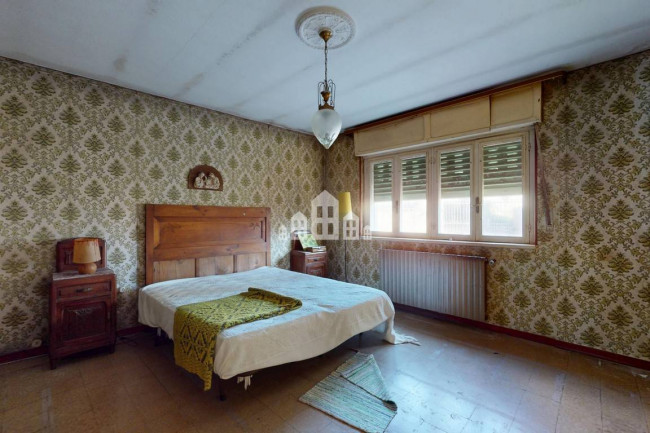 Casa semindipendente in vendita a Valchiusa