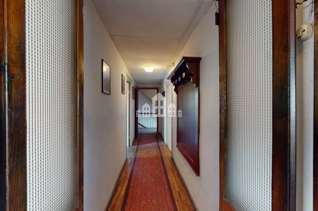 Casa semindipendente in vendita a Valchiusa