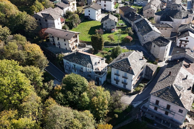 Casa semindipendente in vendita a Valchiusa