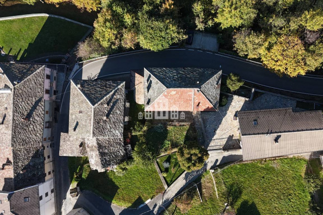 Casa semindipendente in vendita a Valchiusa