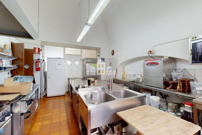 Attività commerciale in vendita a Ivrea
