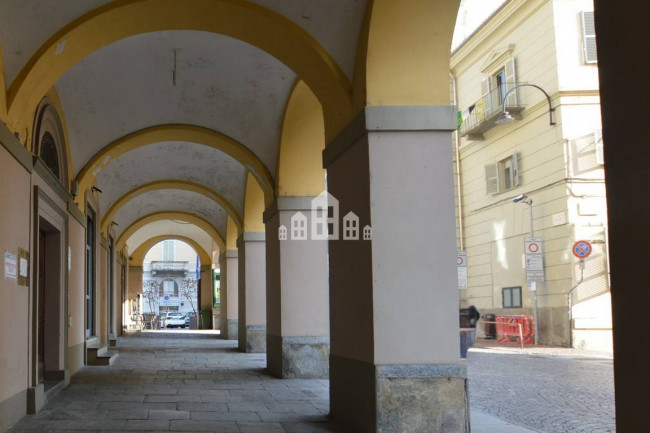 Attività commerciale in vendita a Ivrea