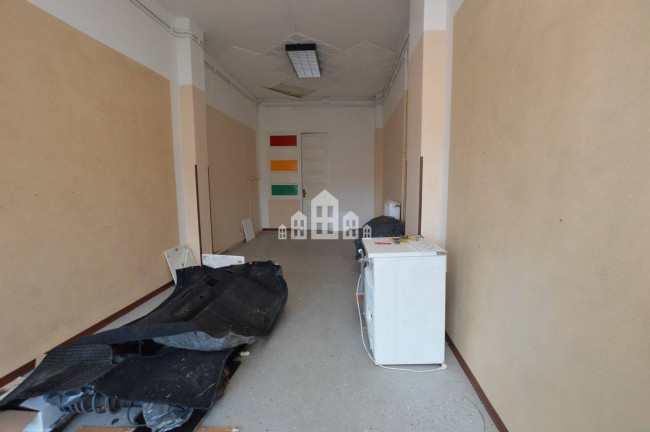 Locale commerciale in vendita a Cuorgnè