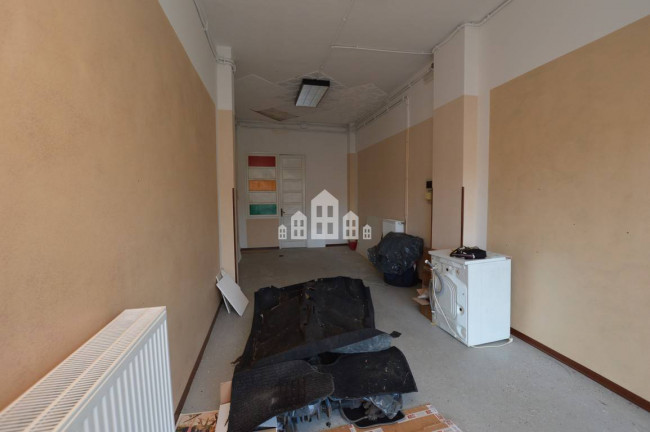 Locale commerciale in vendita a Cuorgnè