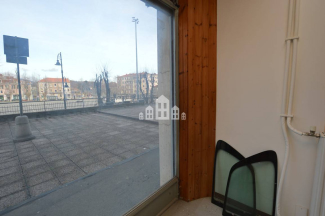 Locale commerciale in vendita a Cuorgnè