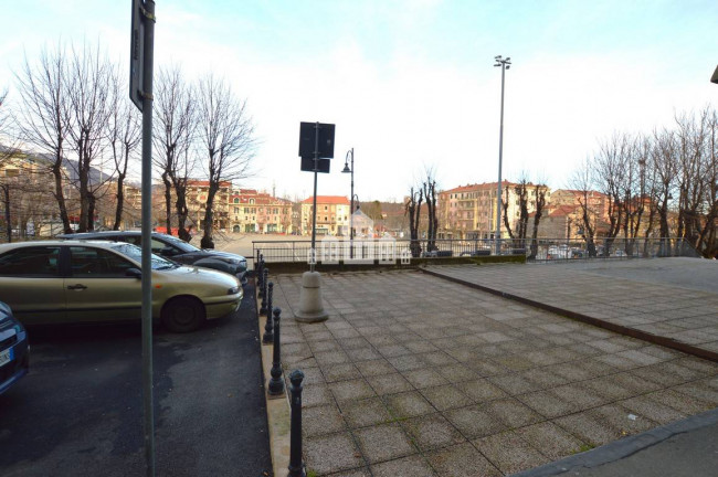 Locale commerciale in vendita a Cuorgnè