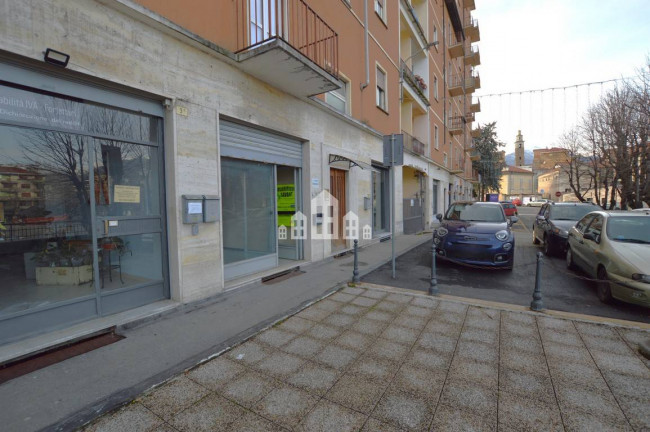 Locale commerciale in vendita a Cuorgnè