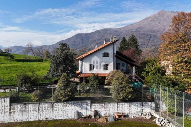 Villa in vendita a Castelnuovo Nigra