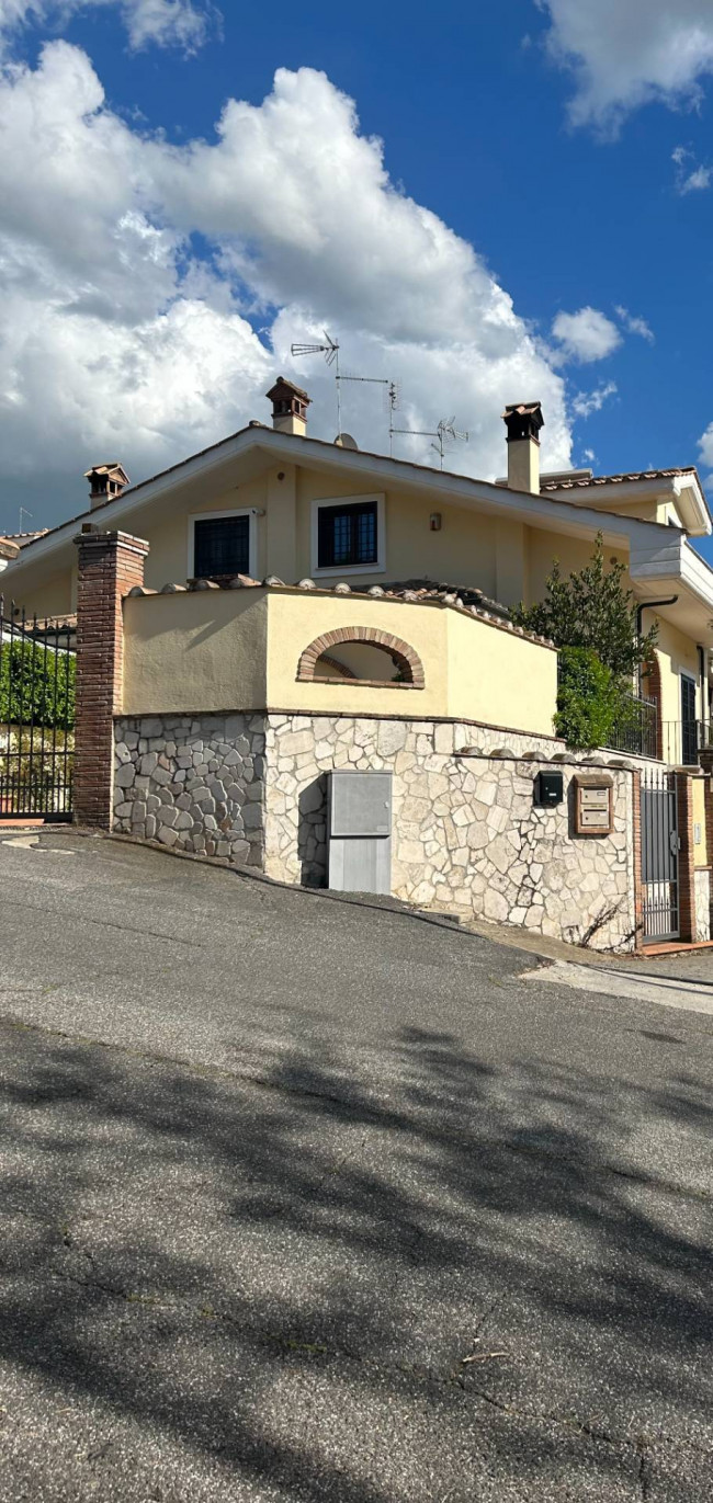 Villetta a schiera in vendita a Marco Simone, Guidonia Montecelio (RM)